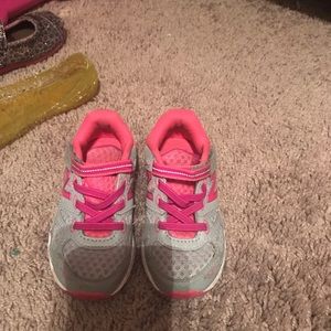 New balance toddler shoes size 7
